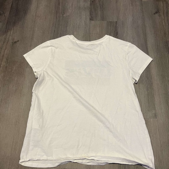 Levi’s tee - Picture 2 of 3